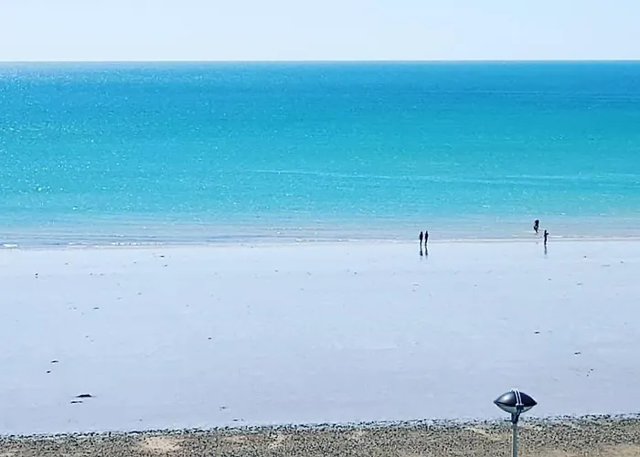 Agon-coutainville, Bord De Villa